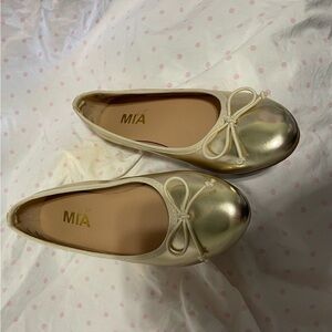 MIA Kids Gold Metallic Ballet Flats, kids size 1